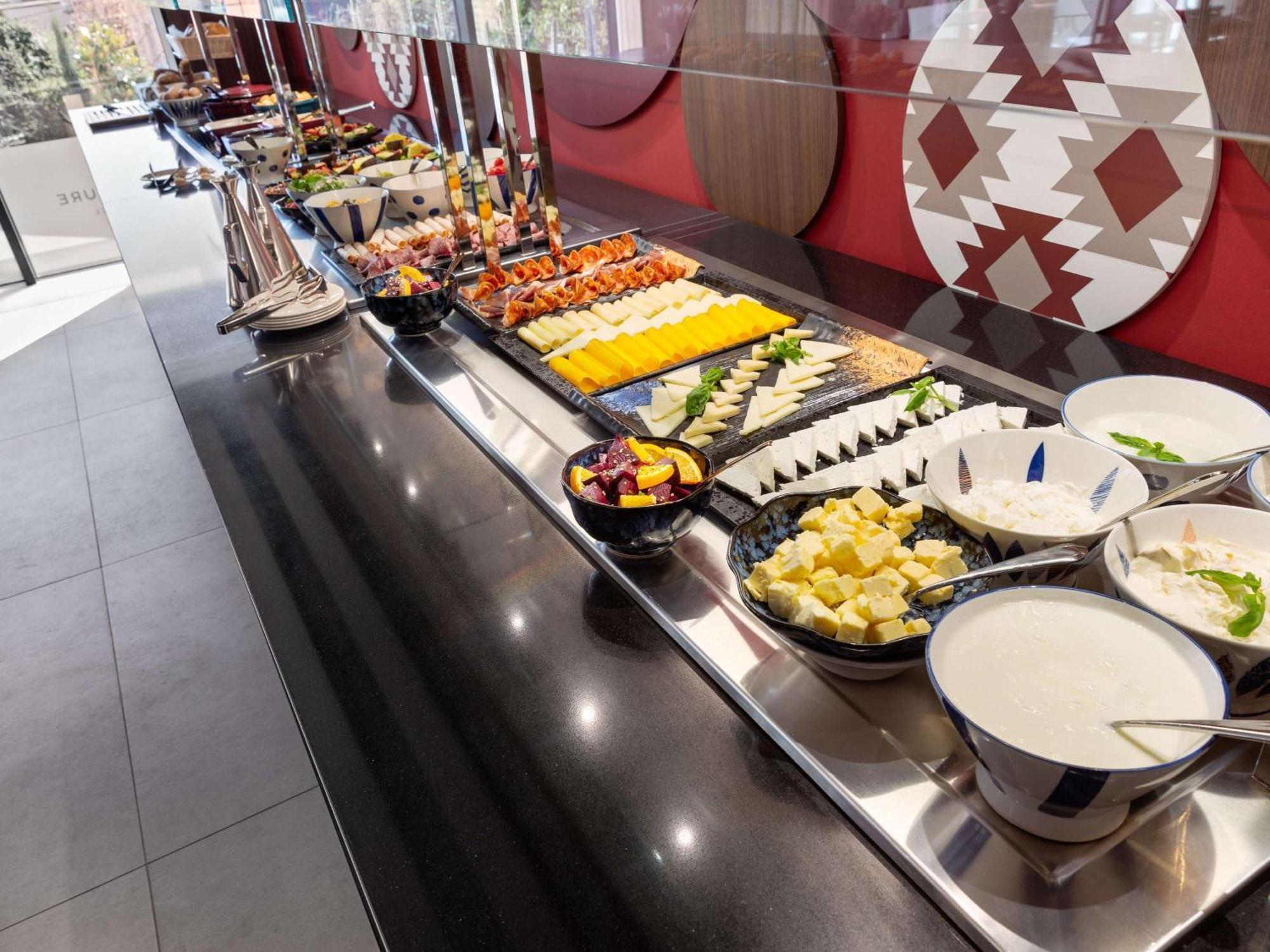 Mercure Tirana Kültér fotó