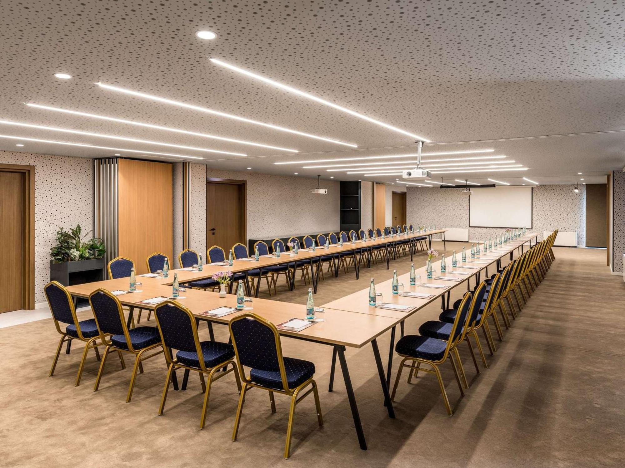 Mercure Tirana Kültér fotó
