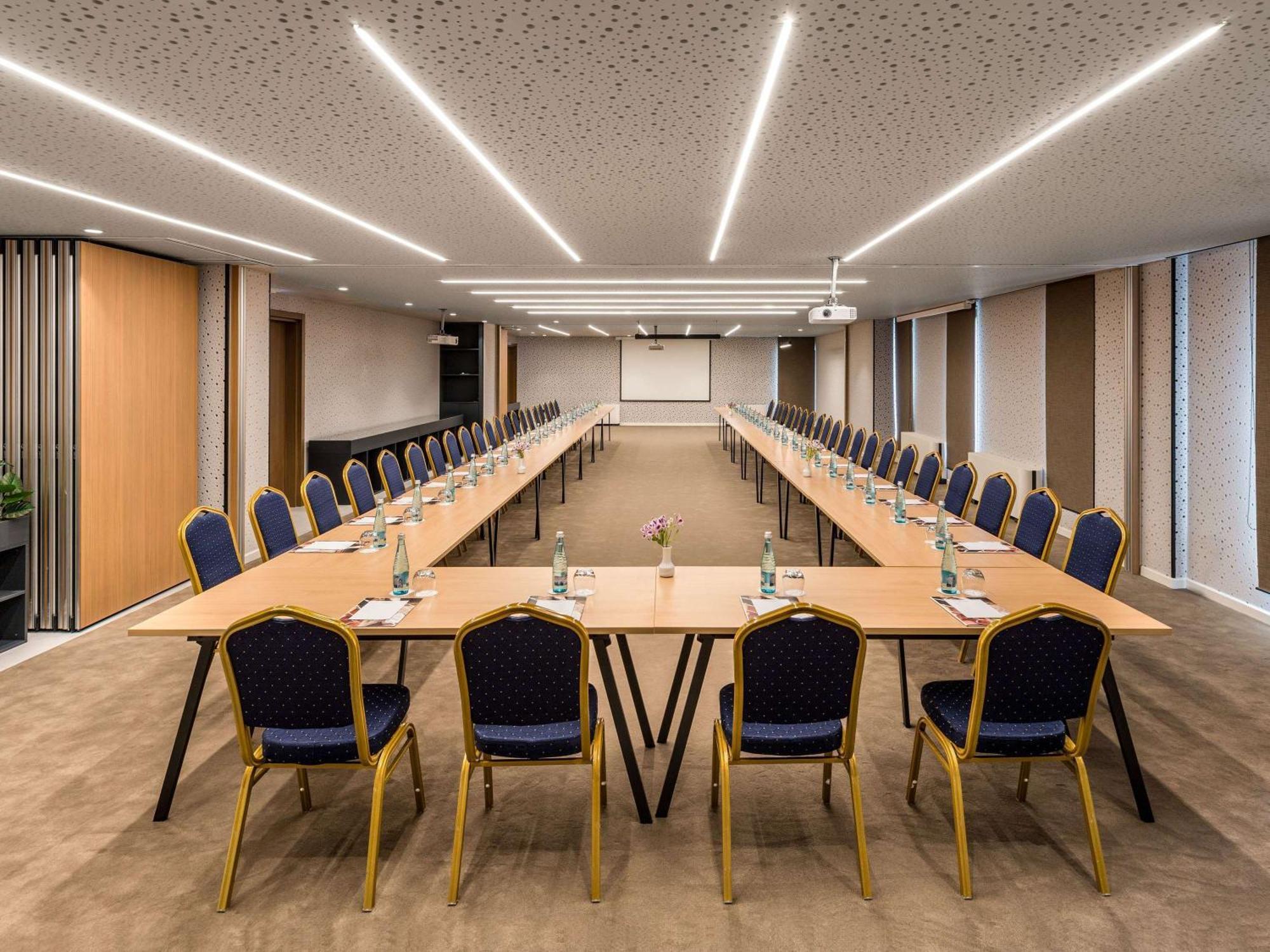 Mercure Tirana Kültér fotó