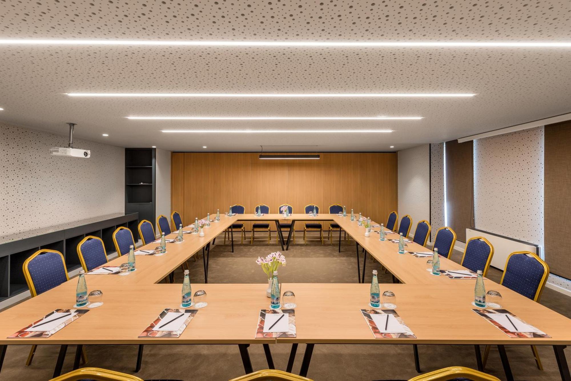 Mercure Tirana Kültér fotó