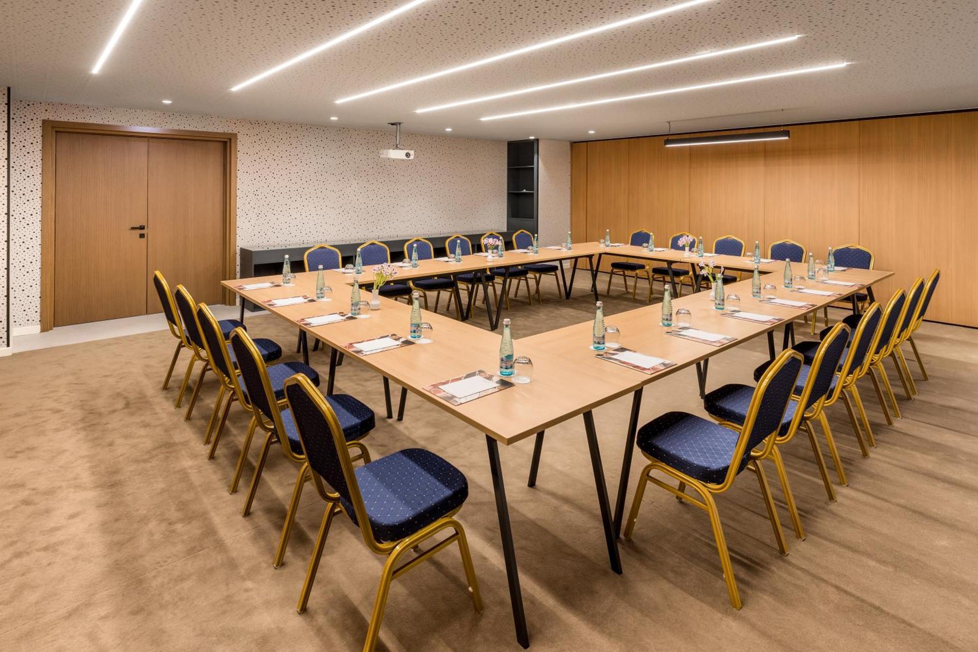 Mercure Tirana Kültér fotó
