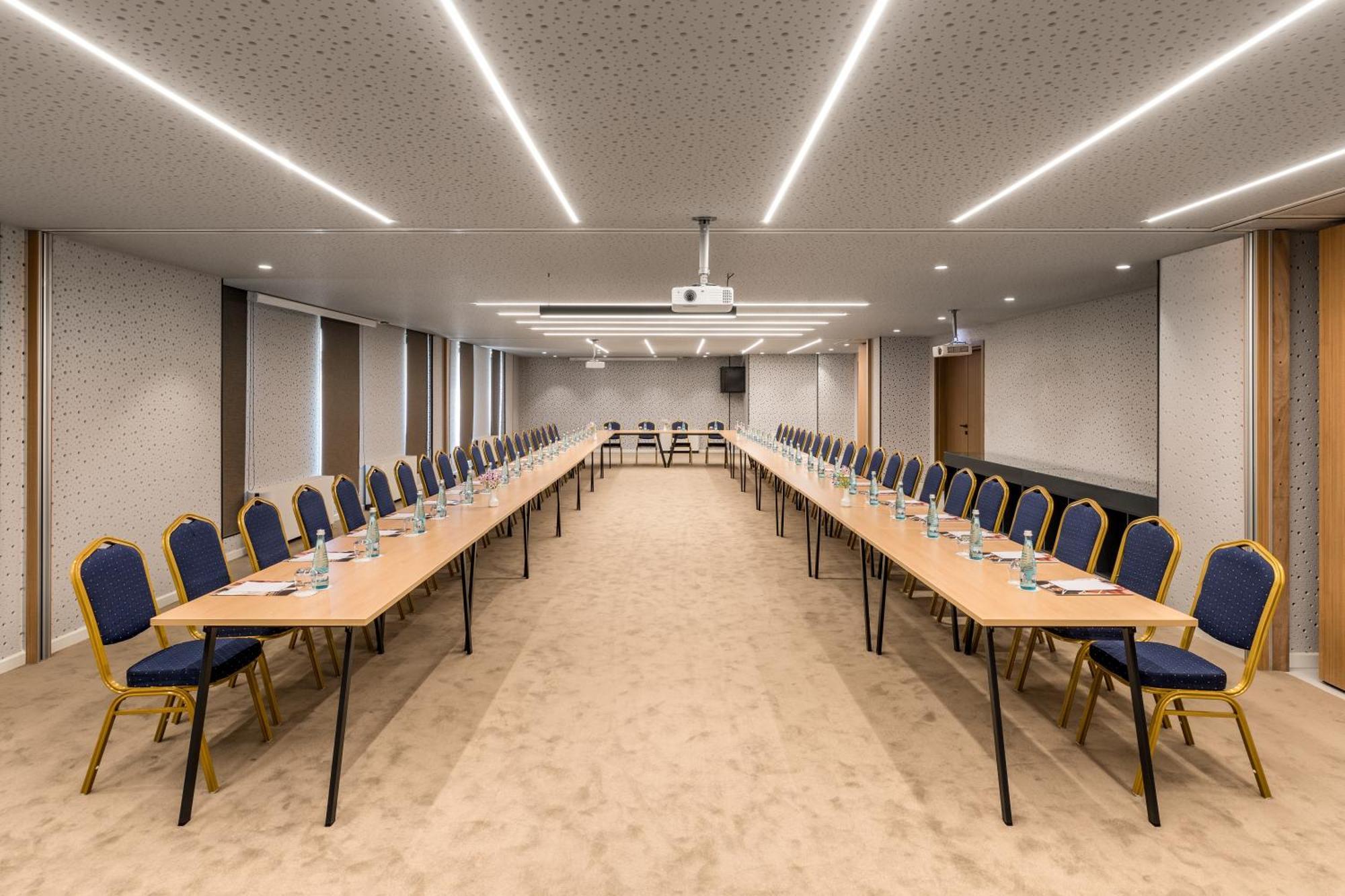 Mercure Tirana Kültér fotó