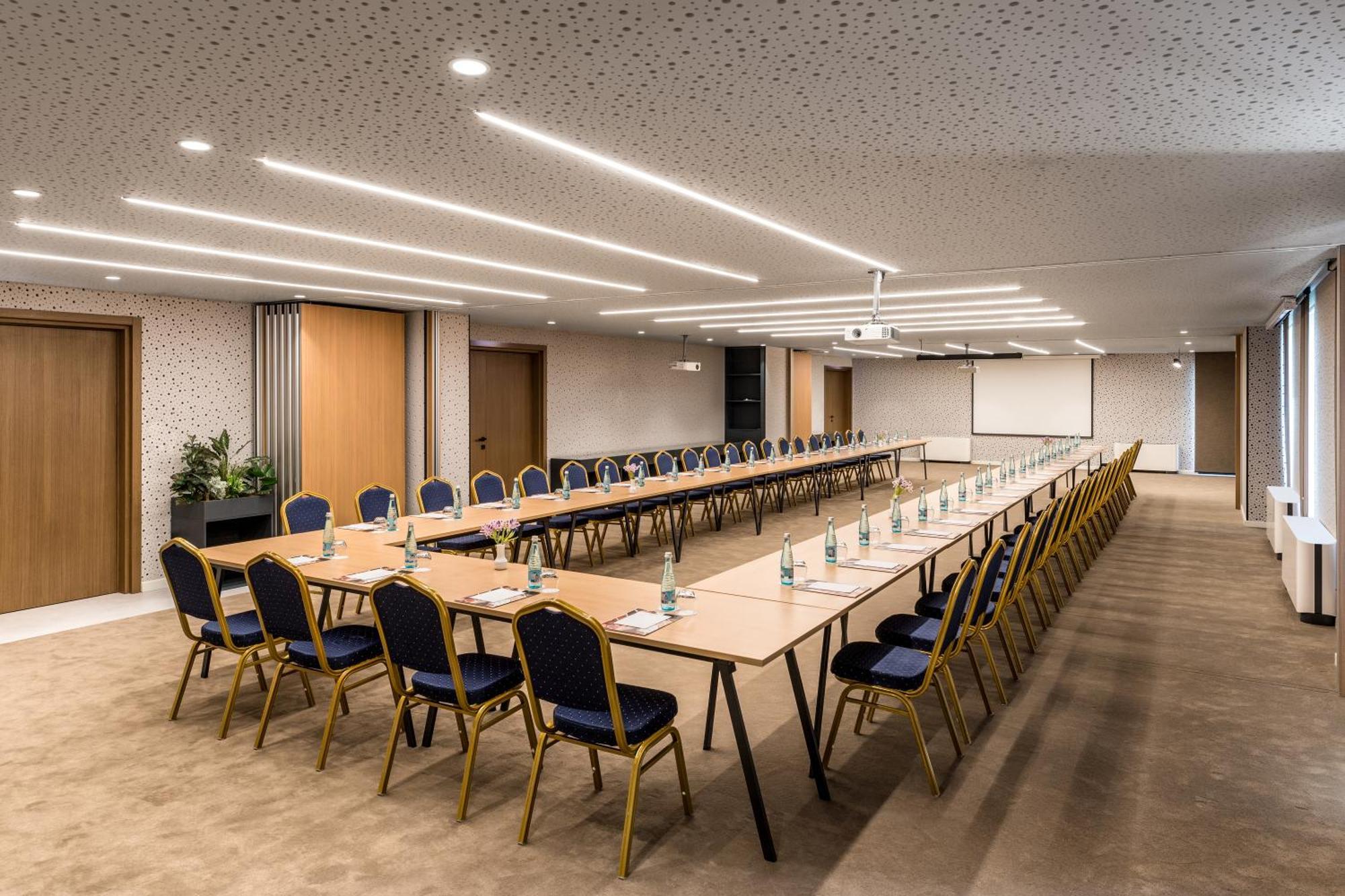Mercure Tirana Kültér fotó