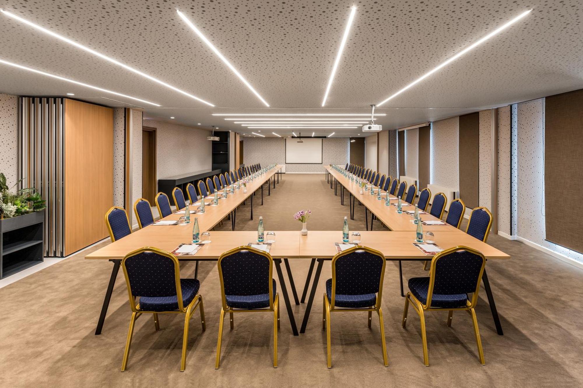 Mercure Tirana Kültér fotó